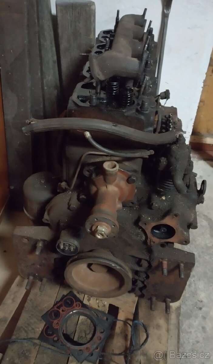 Prodám motor Zetor 62 01 - 5