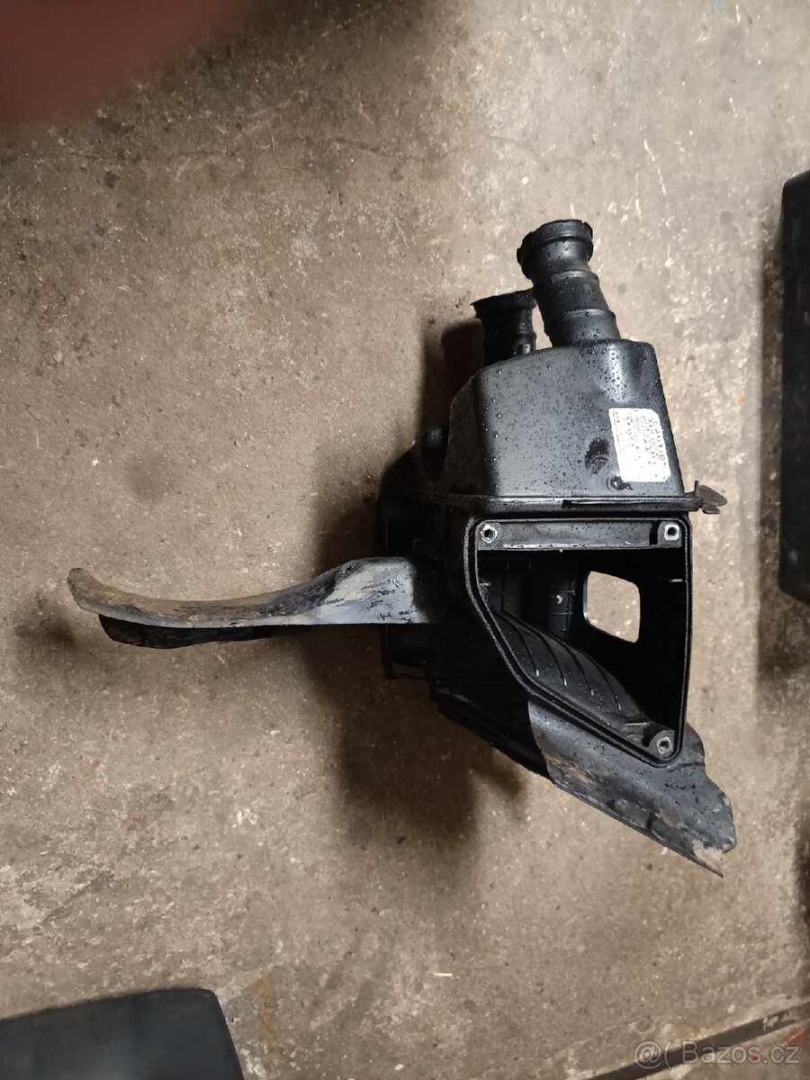 Koupím zadní blatník a airbox Honda XL