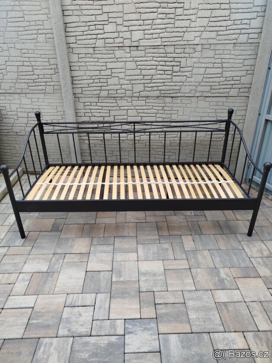 Prodám kovovou postel 90cm x 200cm - 5