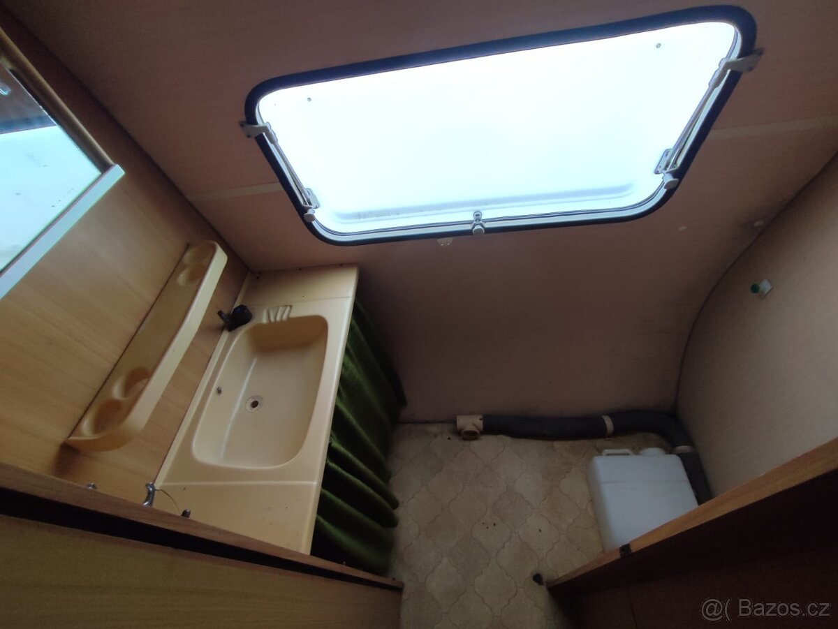 karavan LMC , palandy , šířka 2,5m. SUCHÝ - 5