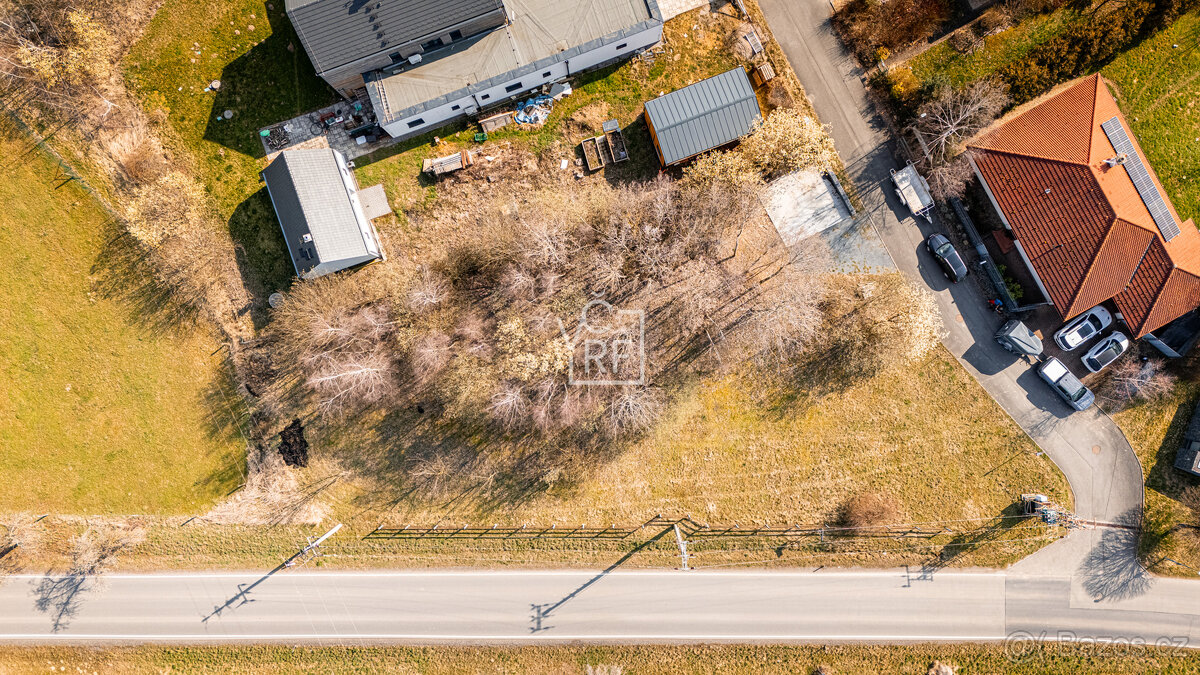 Prodej pozemku 1419 m² určeného k výstavbě RD v obci Svinaře – pohled 5