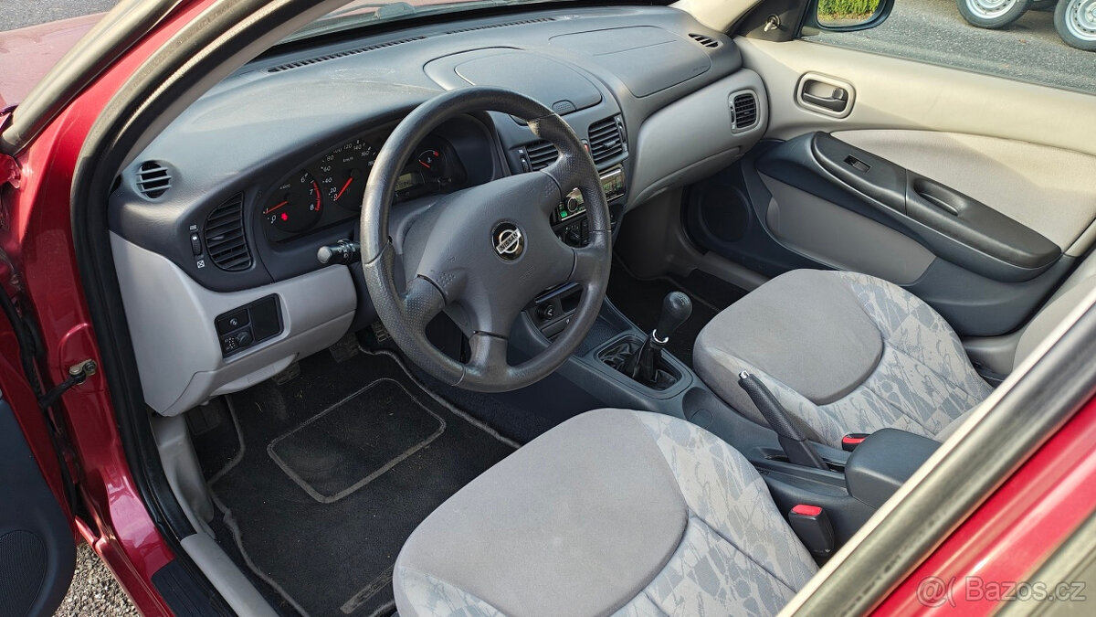 Nissan Almera (Hatchback) - 5