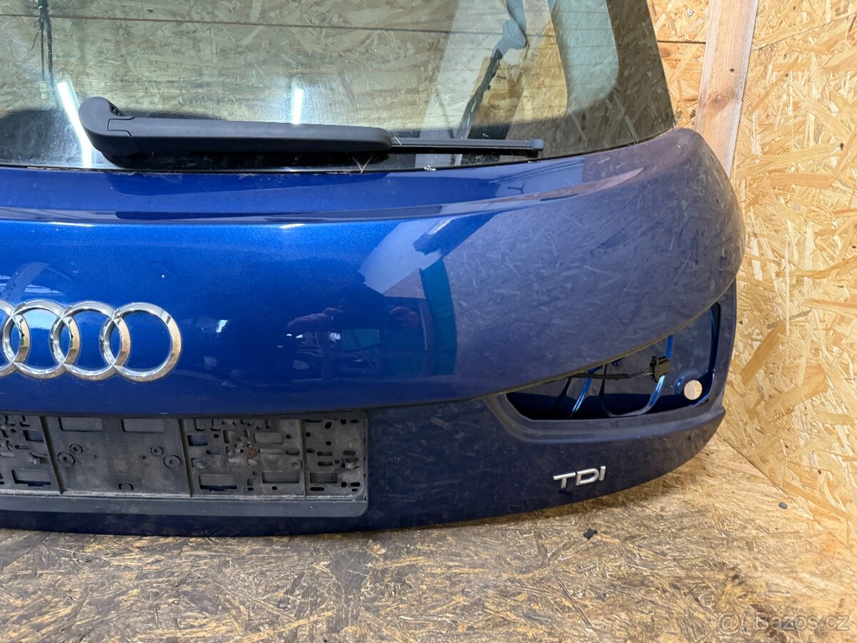 VÍKO KUFRU PÁTÉ DVEŘE AUDI A1 8X LX5Q - 5