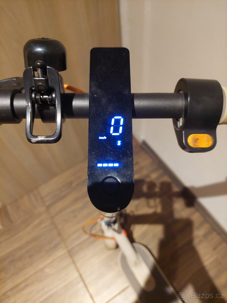 Elektrická koloběžka Mi Electric Scooter - 5