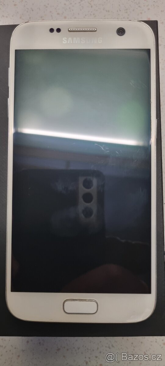 Prodám mobilní telefon Samsung Galaxy S7 v bílé barvě - 5