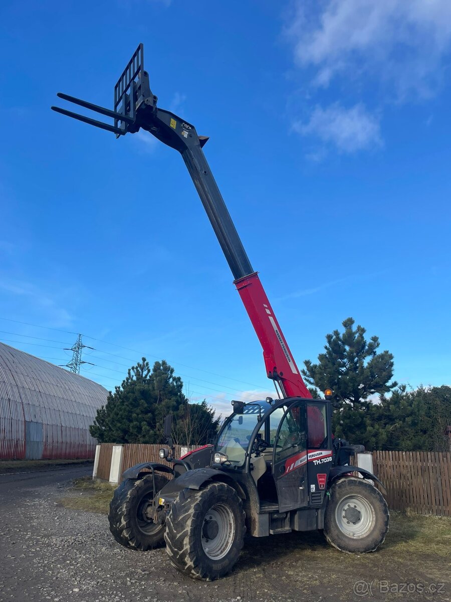 Teleskopický manipulátor Massey Ferguson TH 7038 - 5