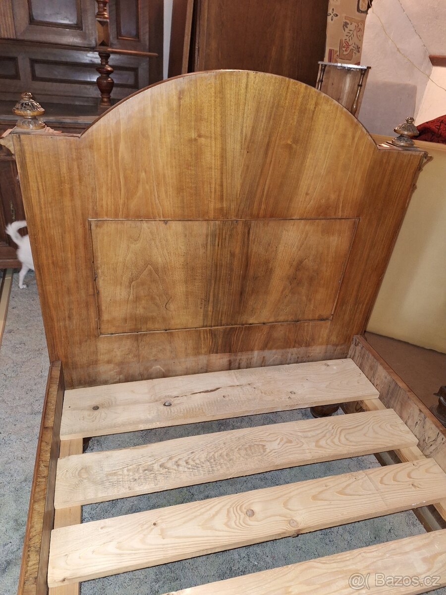 Starožitný nábytek - 5