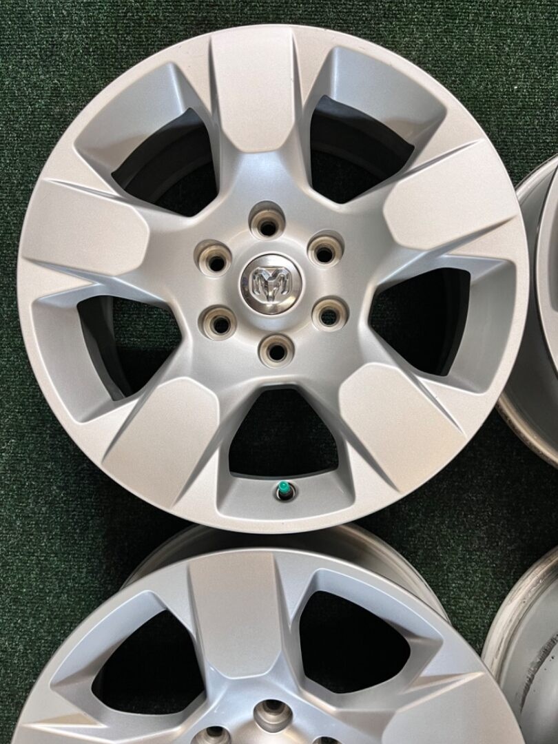 6x139.7 R18 Originál alu Dodge 5.Generace - 5