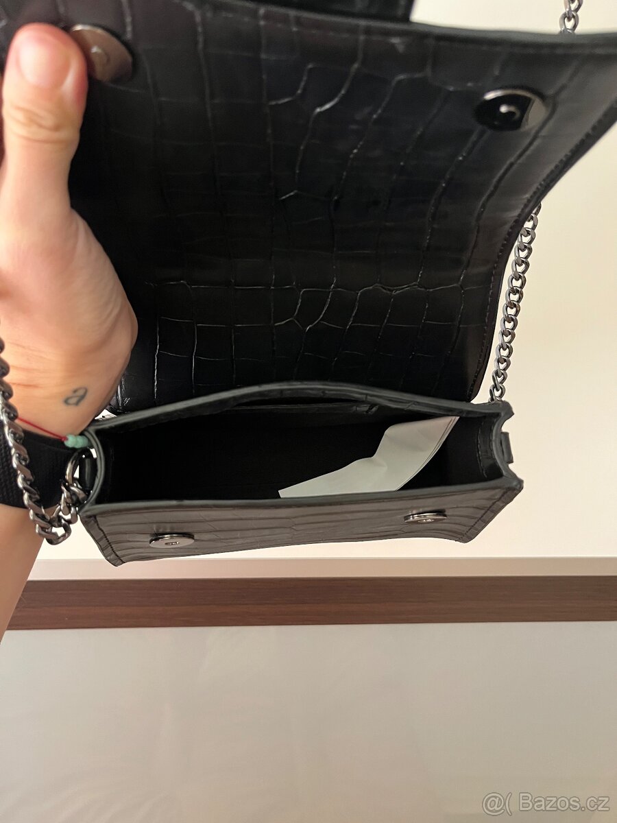 Nova cerna mini kabelka Zara - 5