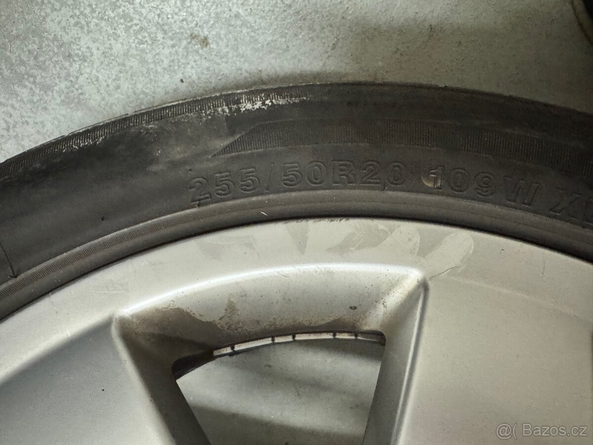 Kola R20 včetně pneu z Range Roveru L322
