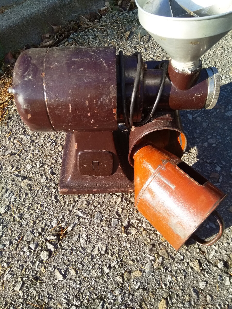 Mlýnek na kávu, býval v obchodech s potravinami, funkční - 5