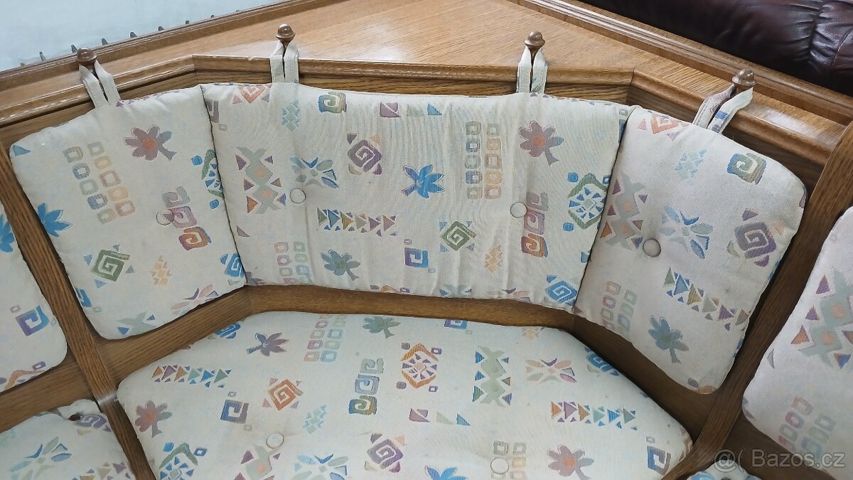 Masivní rohová lavice +2x židle + rozkládací stůl - 5