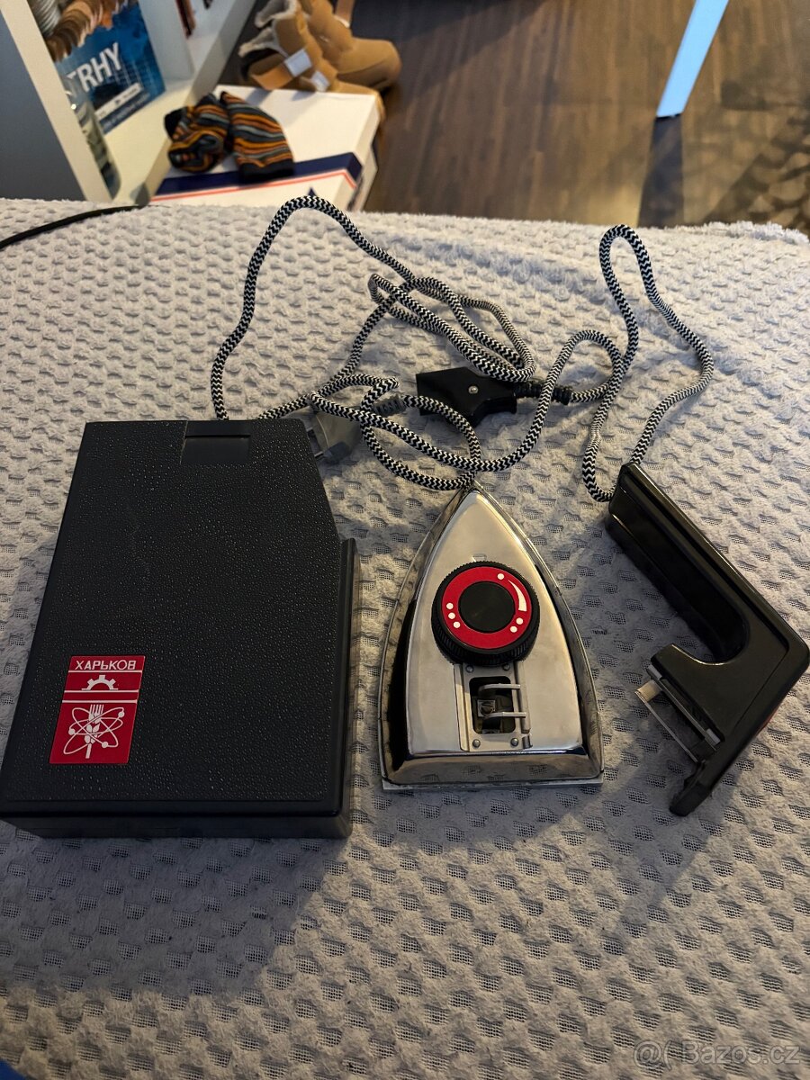 Prodám retro cestovní žehličku vyrobenou v CCCP, zachovalá, - 5