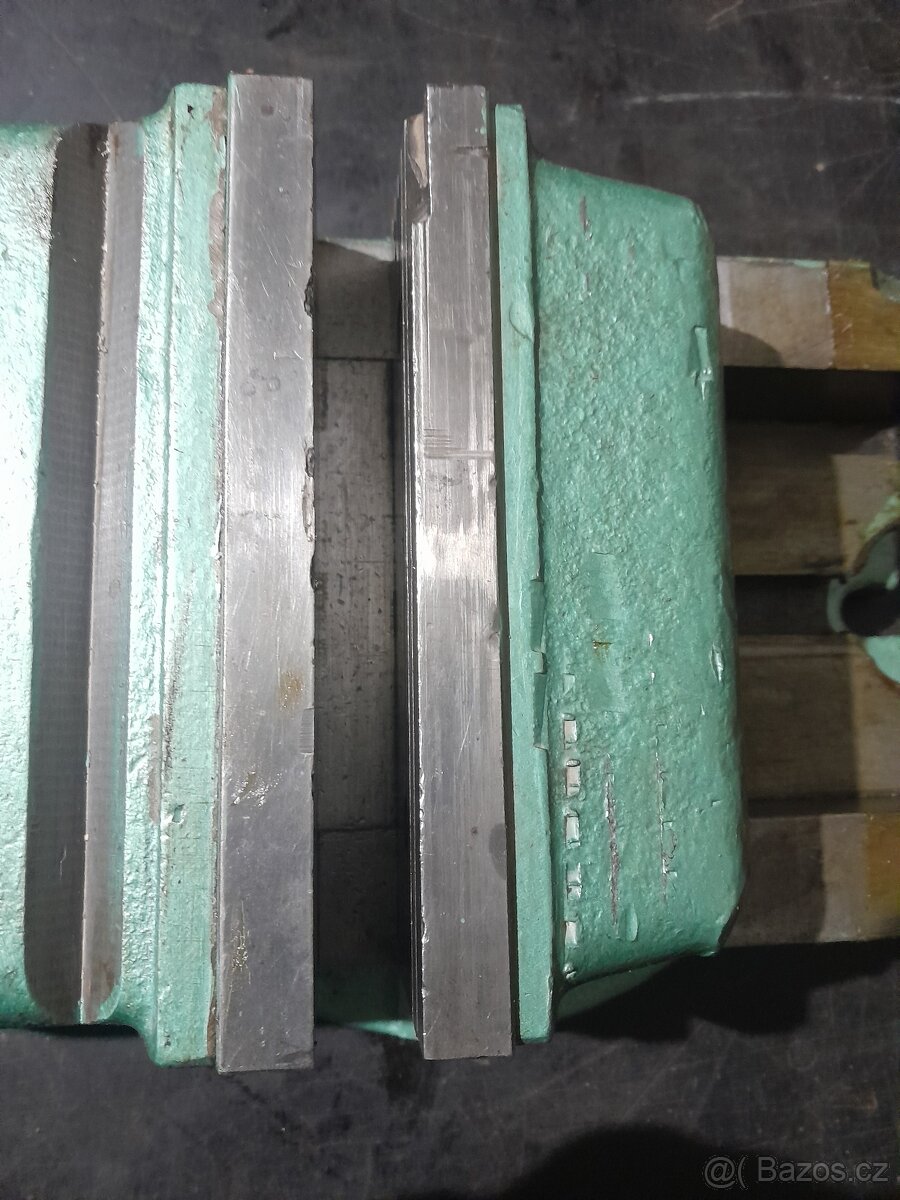 Strojní svěrák 200mm - 5