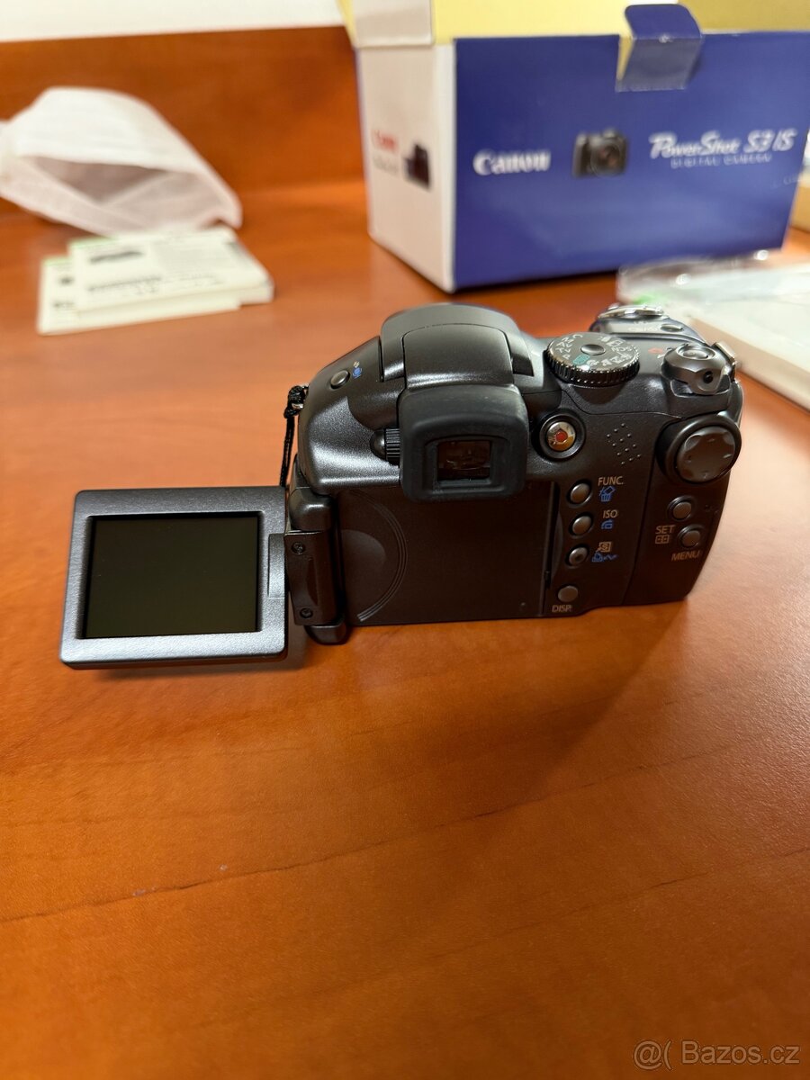 Canon PowerShot S3 IS - 5