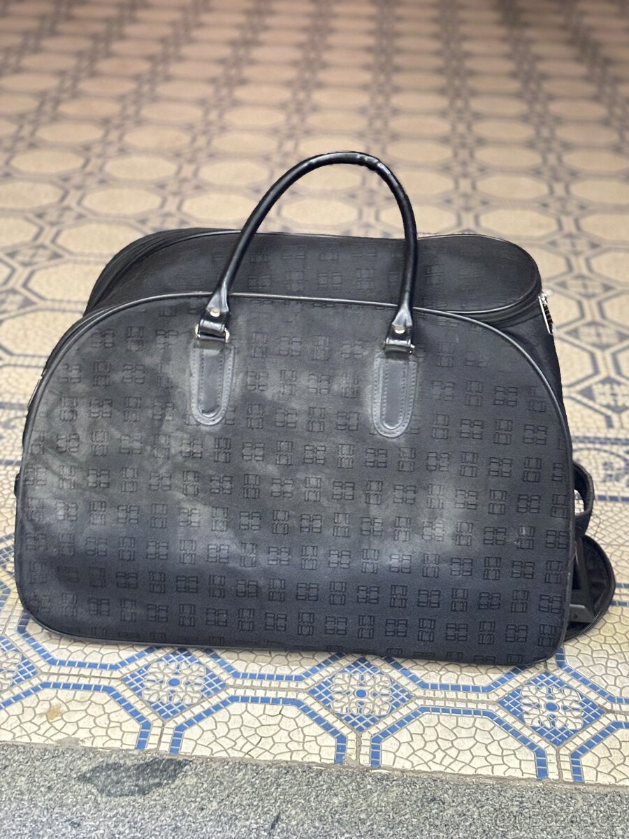 Cerna taska na koleckach - 5