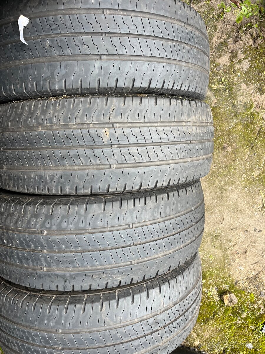 Pneu 215/60/16 - 5