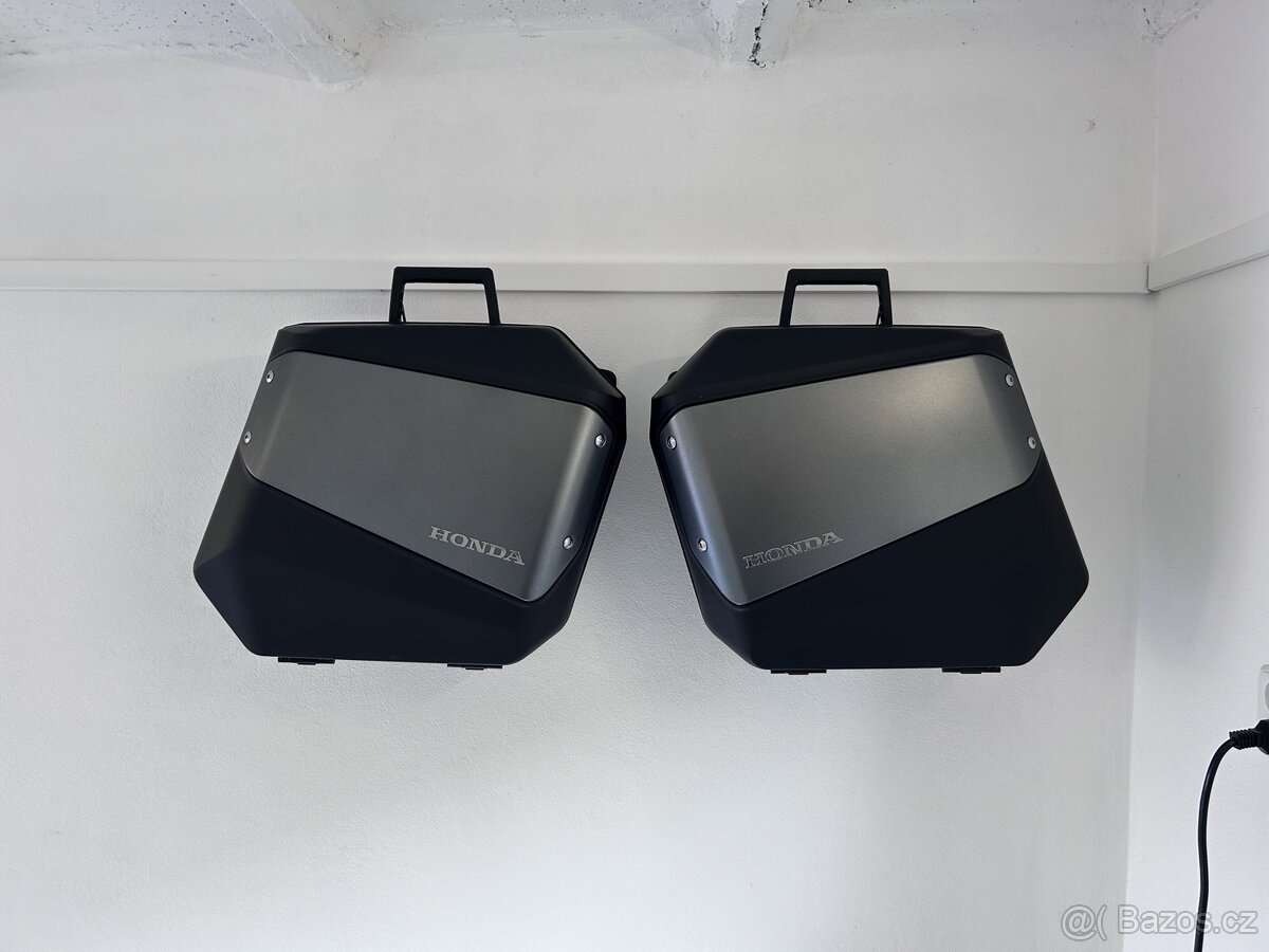 Honda NT1100 - Držáky bočních kufrů na zeď - 5