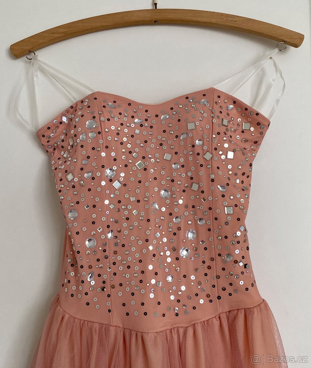 Krásné tylové růžové šaty - 5