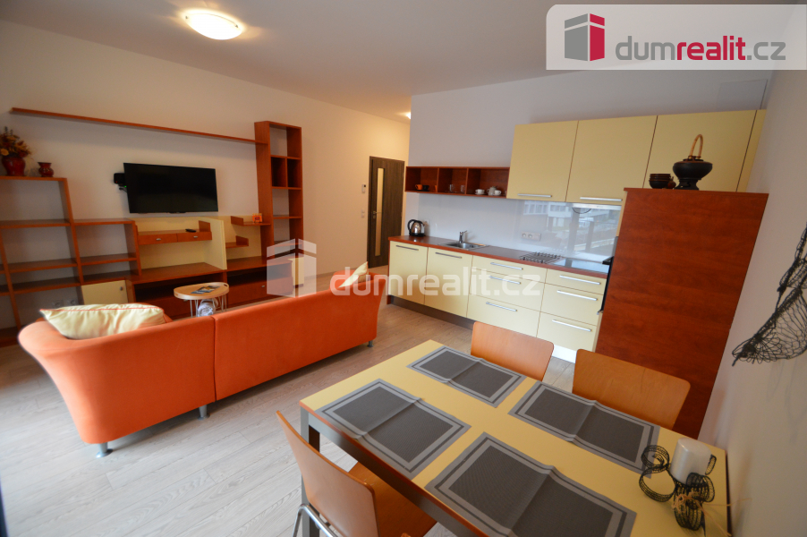 Pronájem 3+kk 70 m2 P8 Karlín balkon novostavba garážové stá - 5