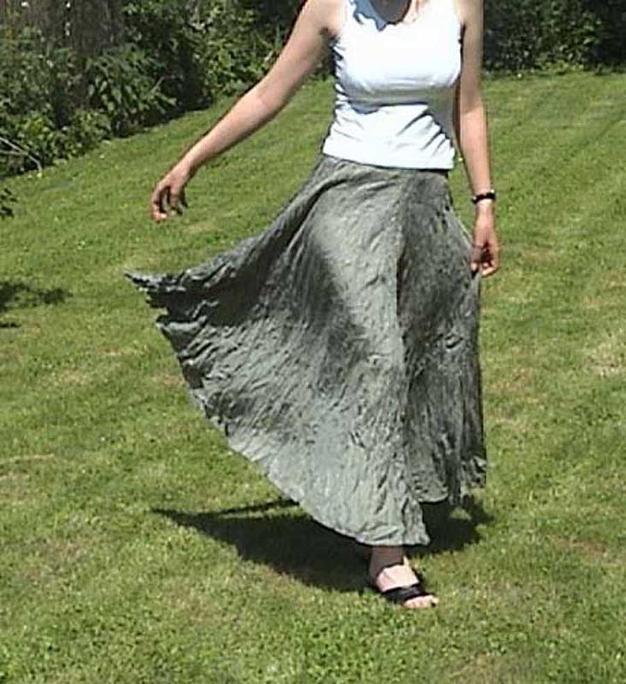 KRÁSNÁ HEDVÁBNÁ, MAČKANÁ SUKNĚ - 5