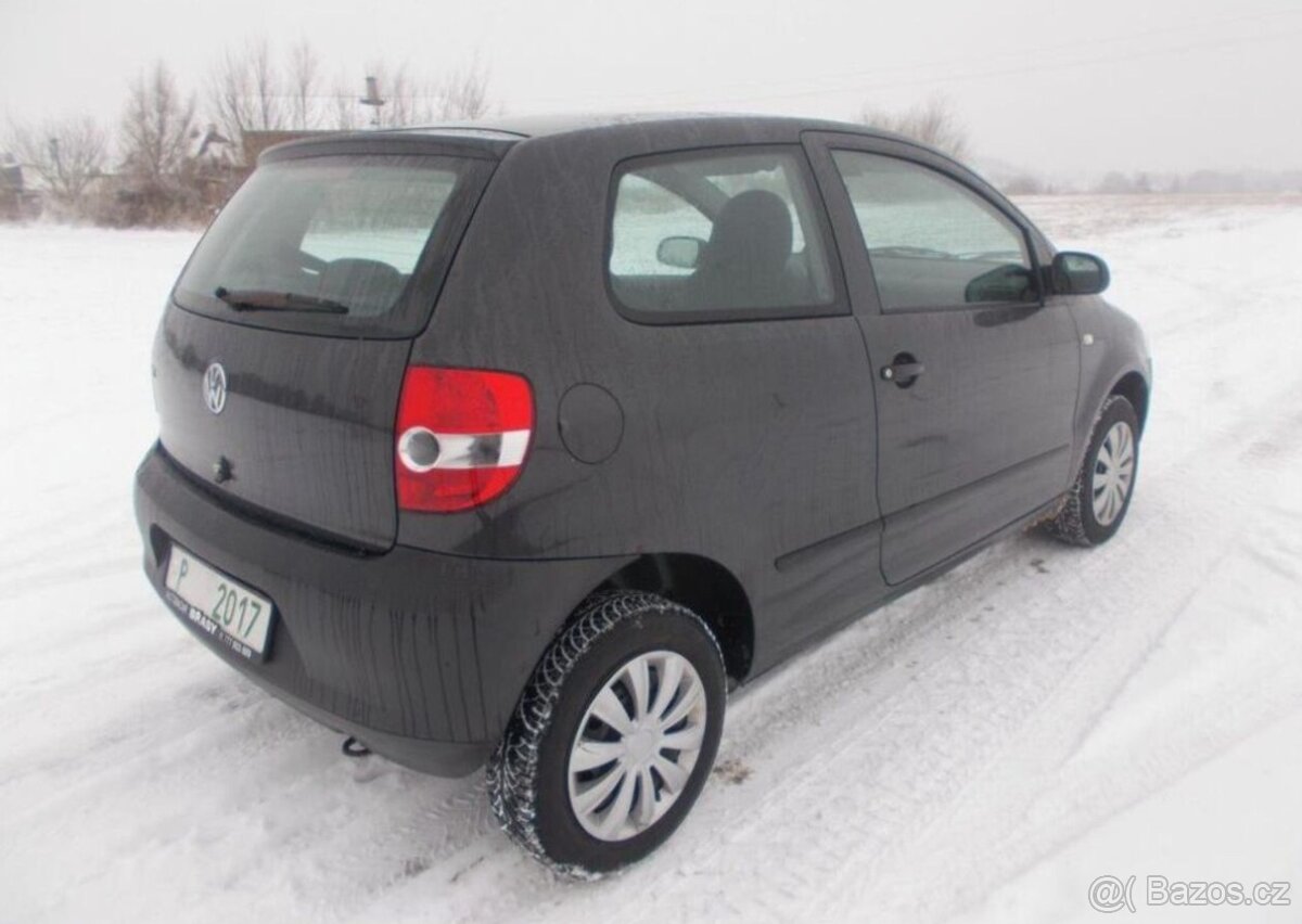 Volkswagen Fox 1,2 NOVÁ STK benzín manuál 40 kw - 5