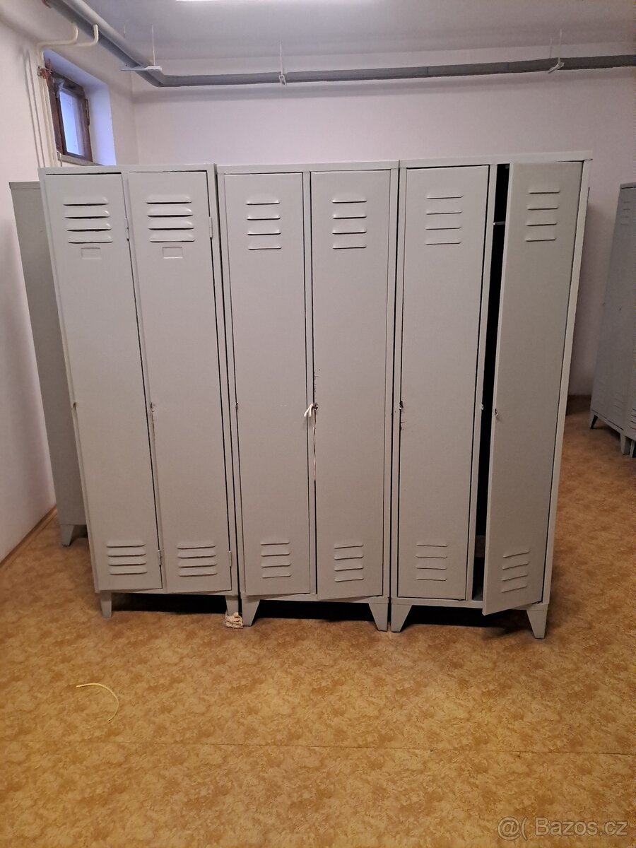 Prodej nábytku a šatnových skříní - 5