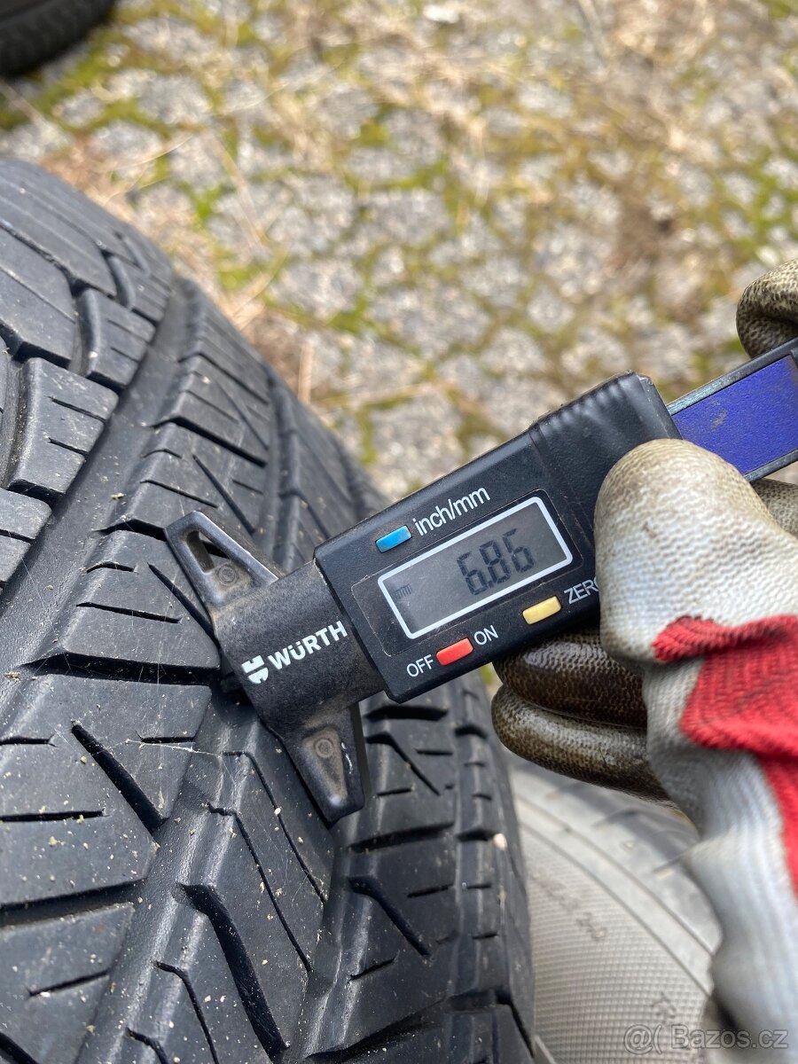 255/60R18 - 5