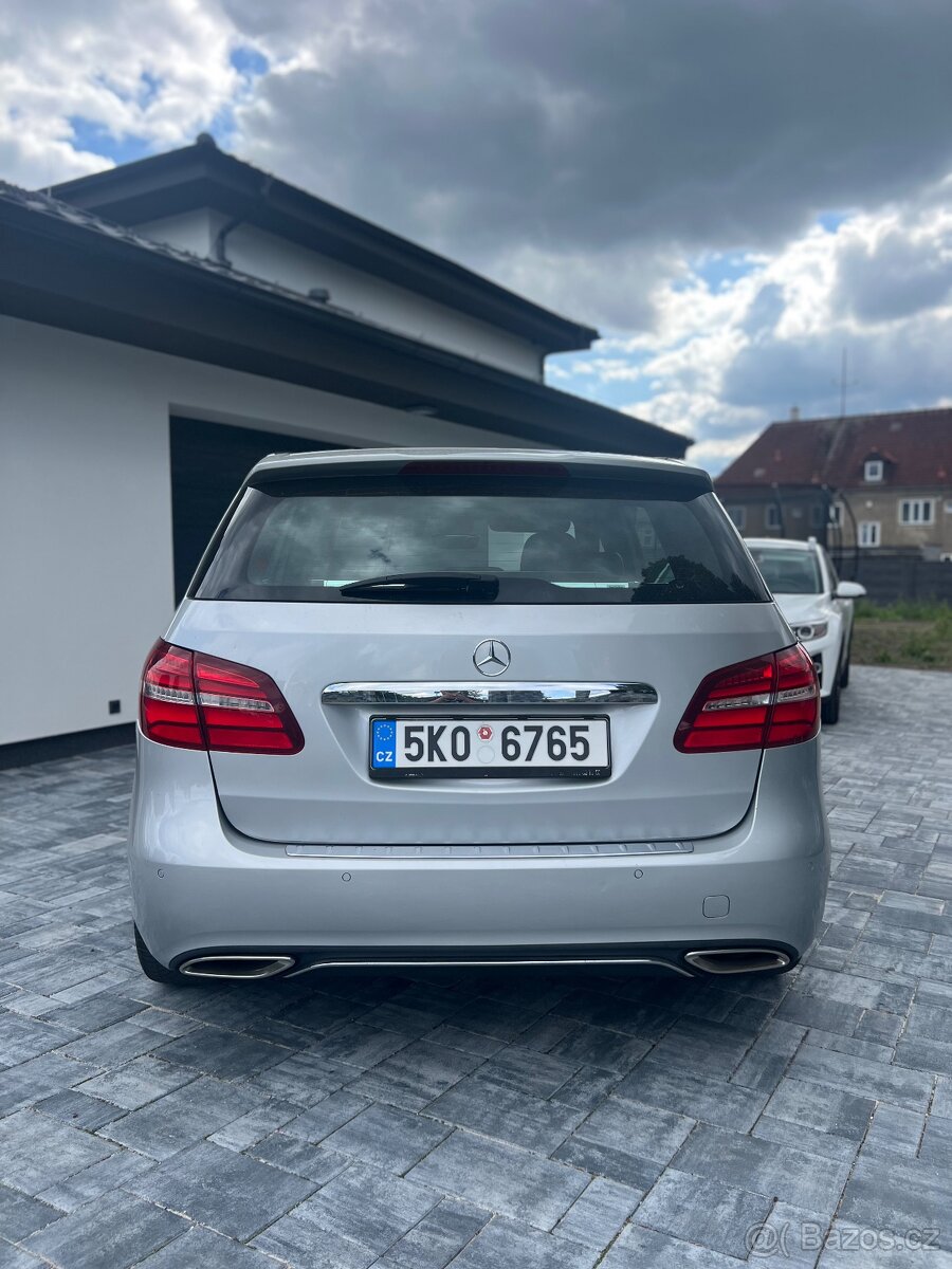 Mercedes-Benz B180d - 5