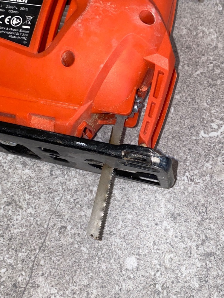 Přímočará pila Black Decker - 5