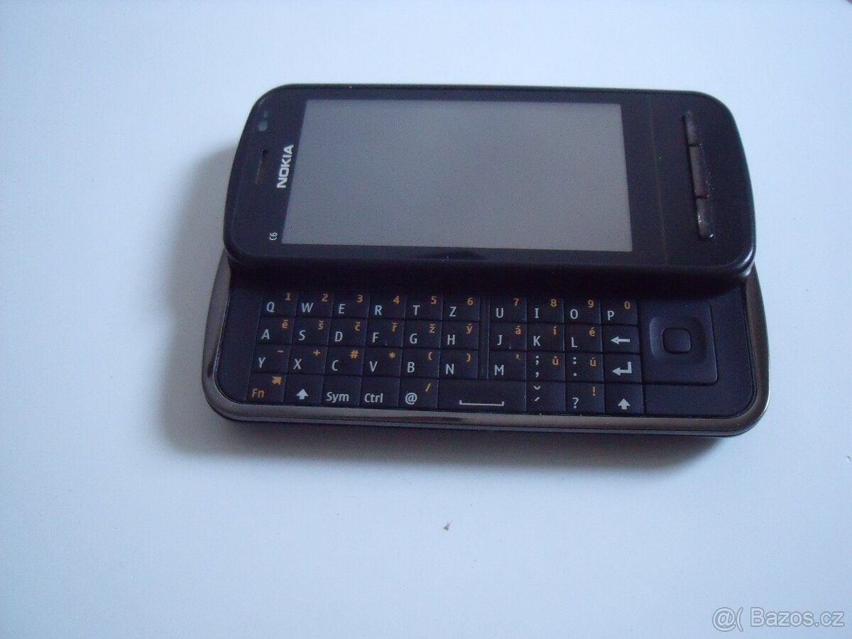 NOKIA C6 + nabíječka - 5