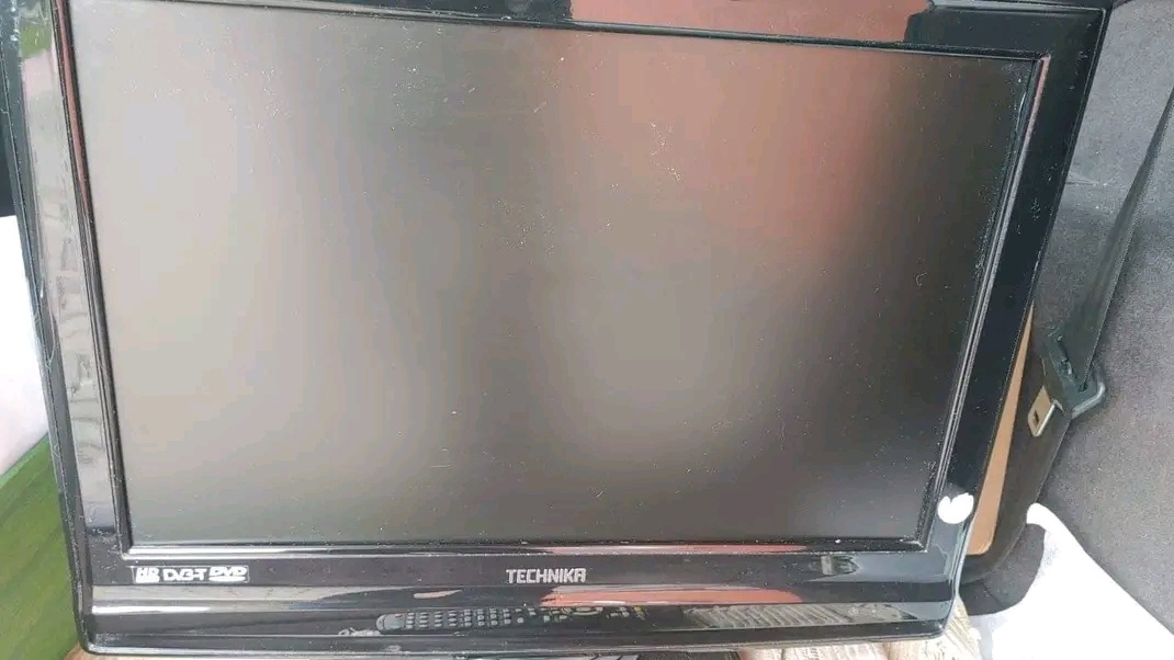 2ks malé TV 19" - 5