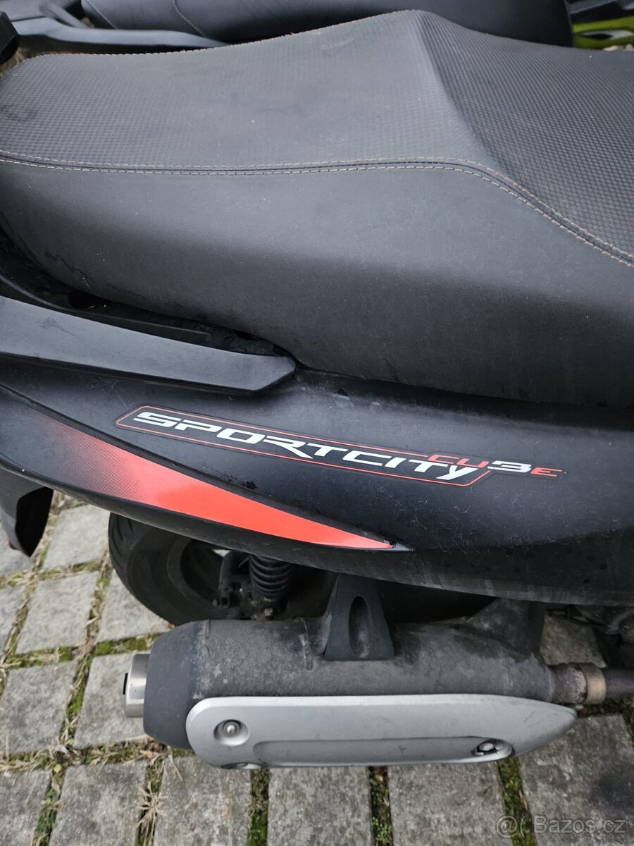 Aprilia SpotrCity Cube 300 - 5