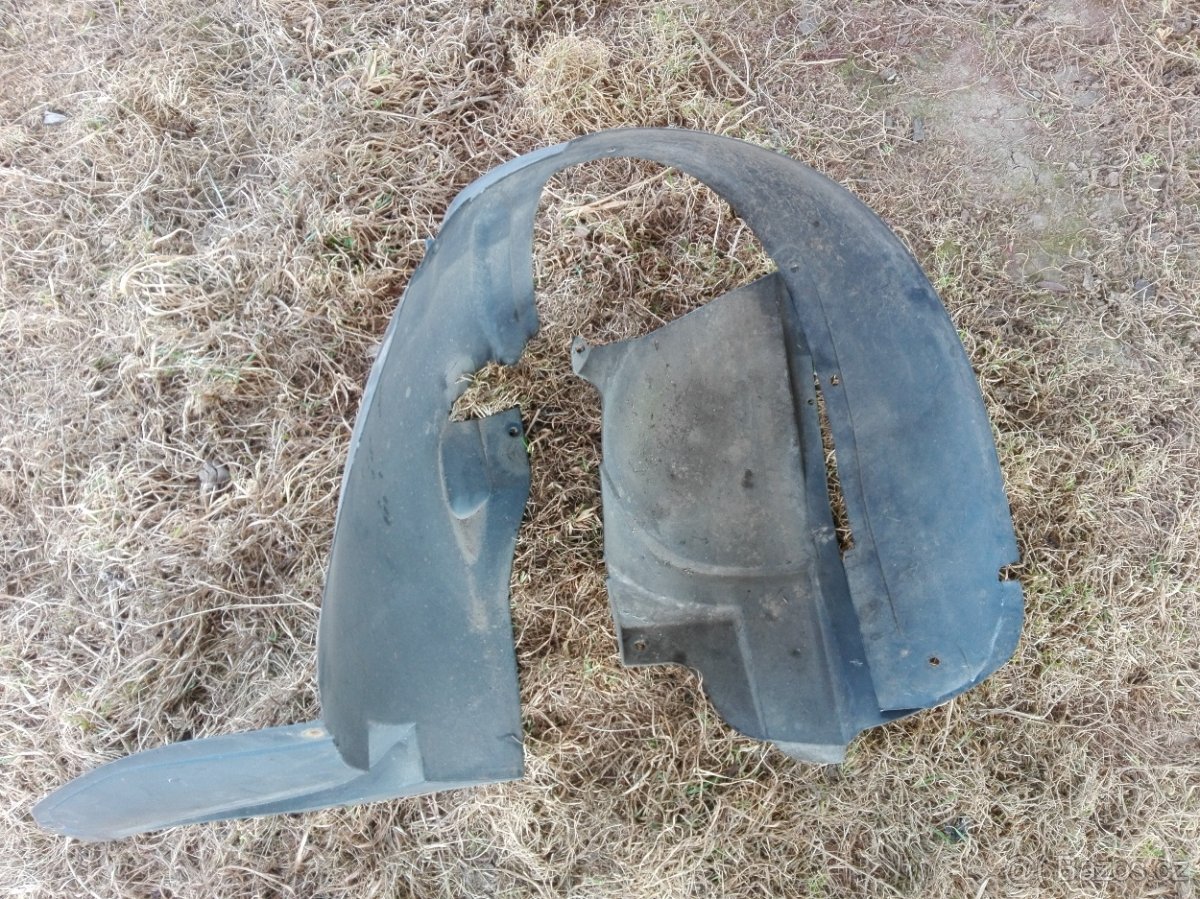 Citroen c8 levé zadní dveře podběh výztuha př. nárazníku - 5