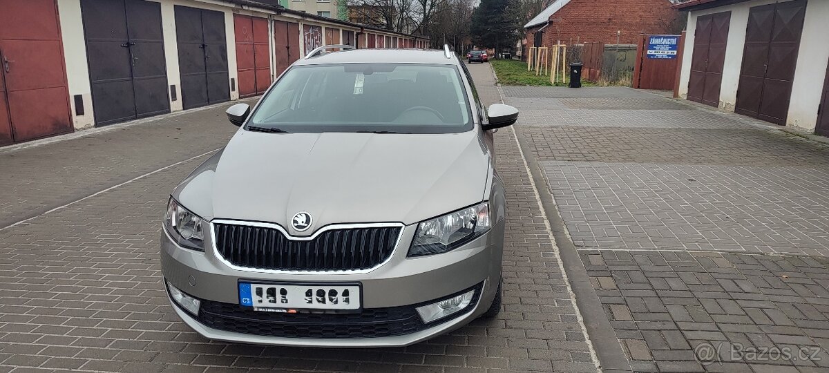 Prodám Octavii III, benzín, perfektní stav. - 5