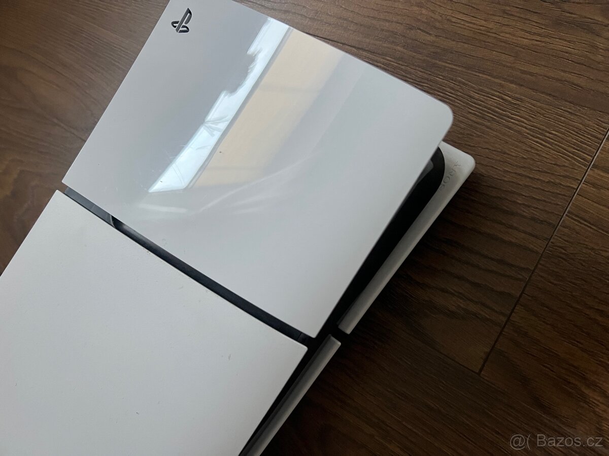 PlayStation 5 Slim - 5