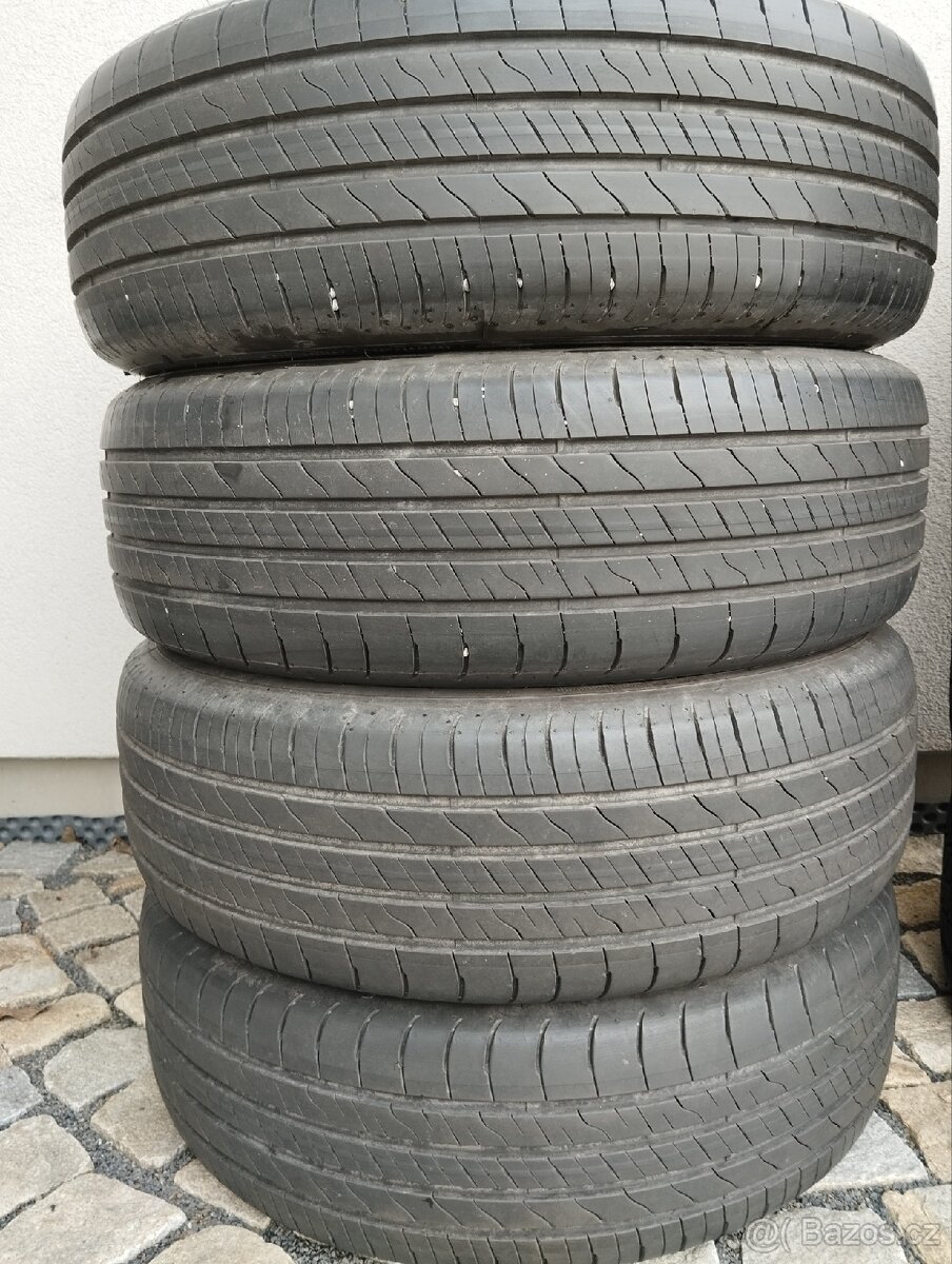 215/60/17 Goodyear Efficientgrip 2 SUV 4x Nové pneu - 5