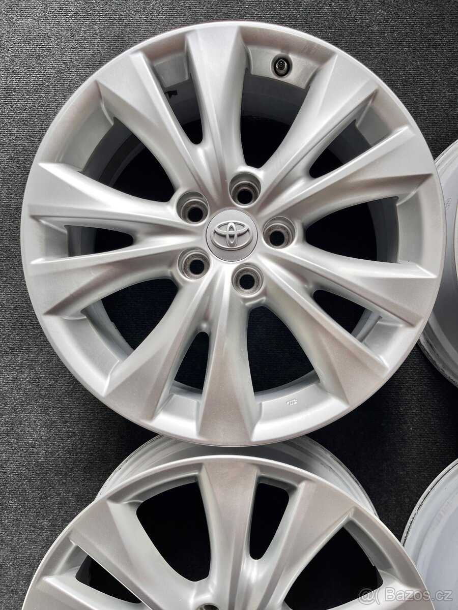 Toyota RAV4 - 4. Generace alu originál sada disku - ET45 - 5