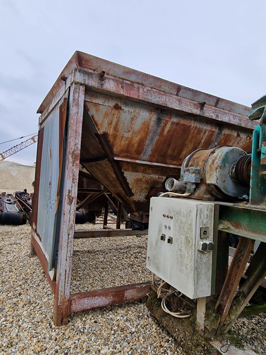 Predám násypník - cca 10 m3 - 5