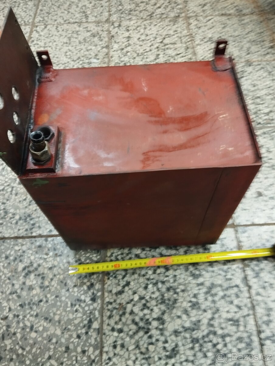 Nádrž na hydraulický olej - 5