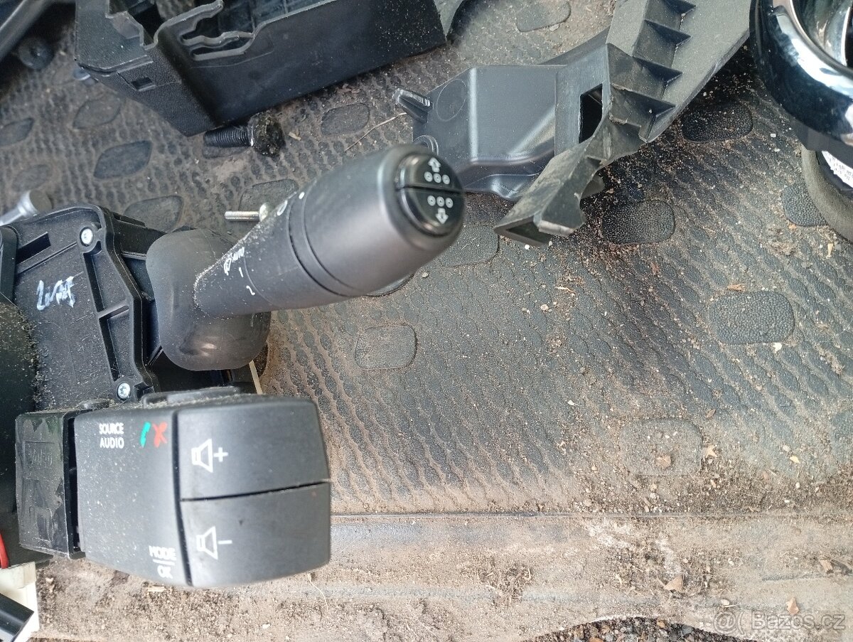 RENAULT TRAFIC 3, OPEL VIVARO B PÁČKY POD VOLANT S ESP - 5