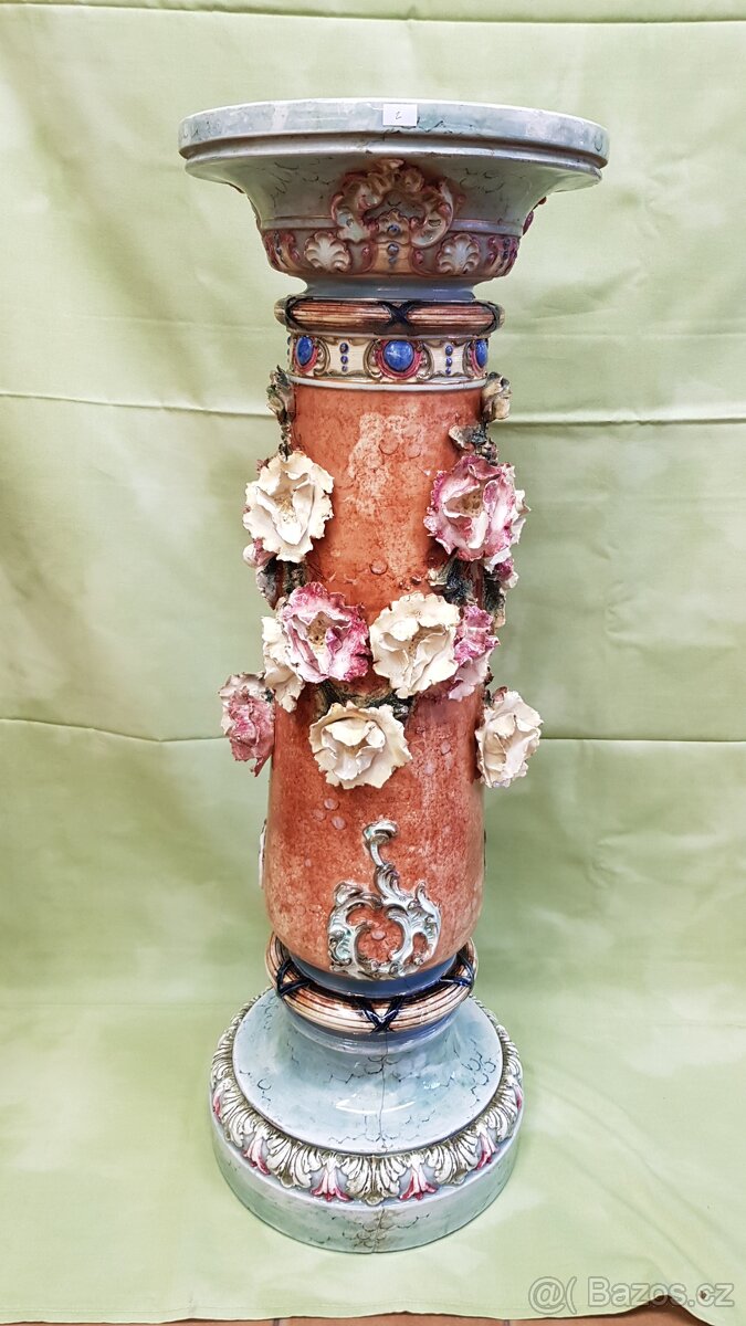 Starožitný, bohatě zdobený, majolikový květinový stojan - 5