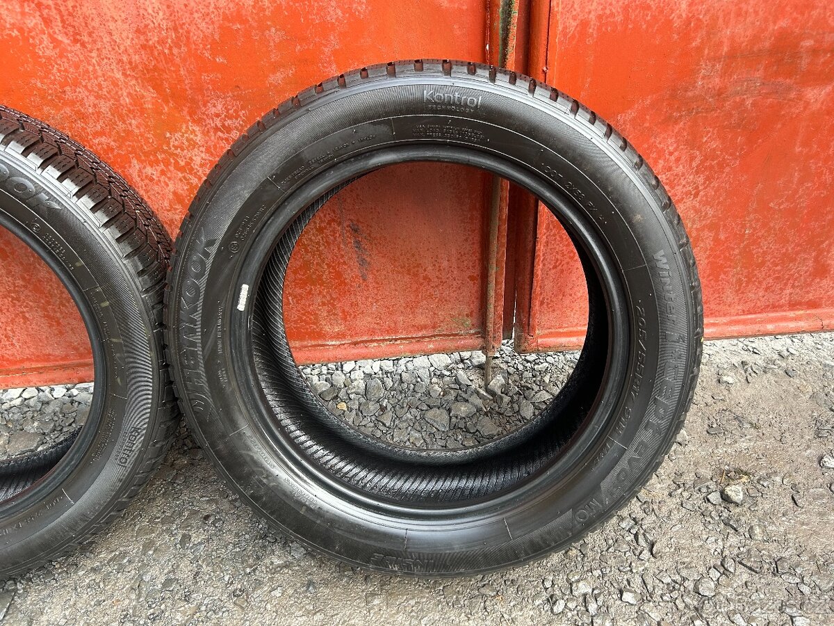 Prodám gumy 205/55/17 - 5