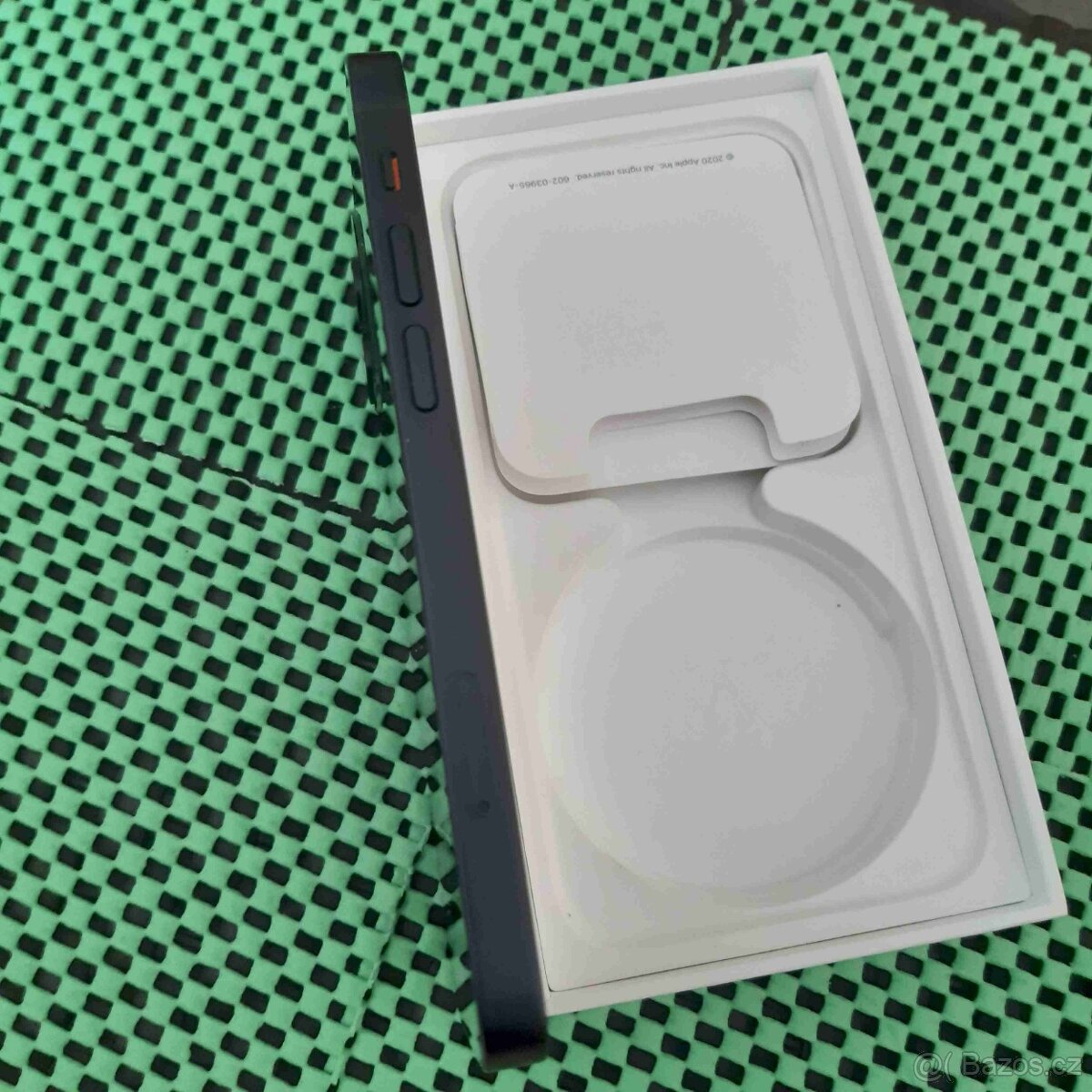 iPhone 12 mini 64GB černý - 5