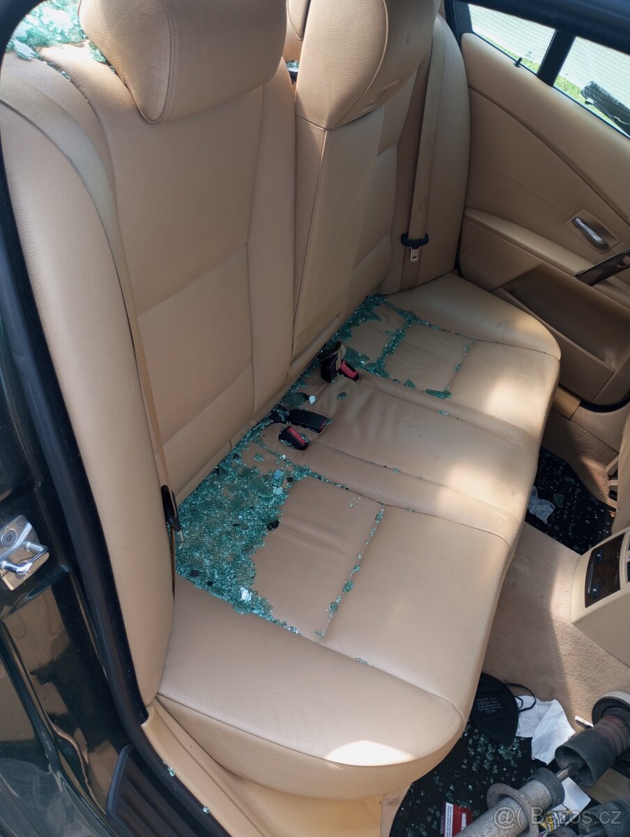 BMW E60 - kožené sedadla - 5