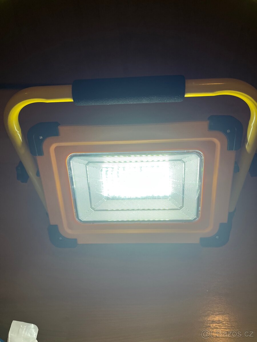 Solární pracovní světlo s power bankou - 5