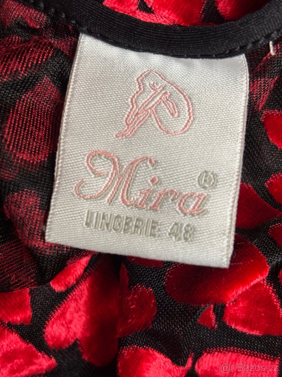 Košilka na spaní se srdíčky ve.L - 5