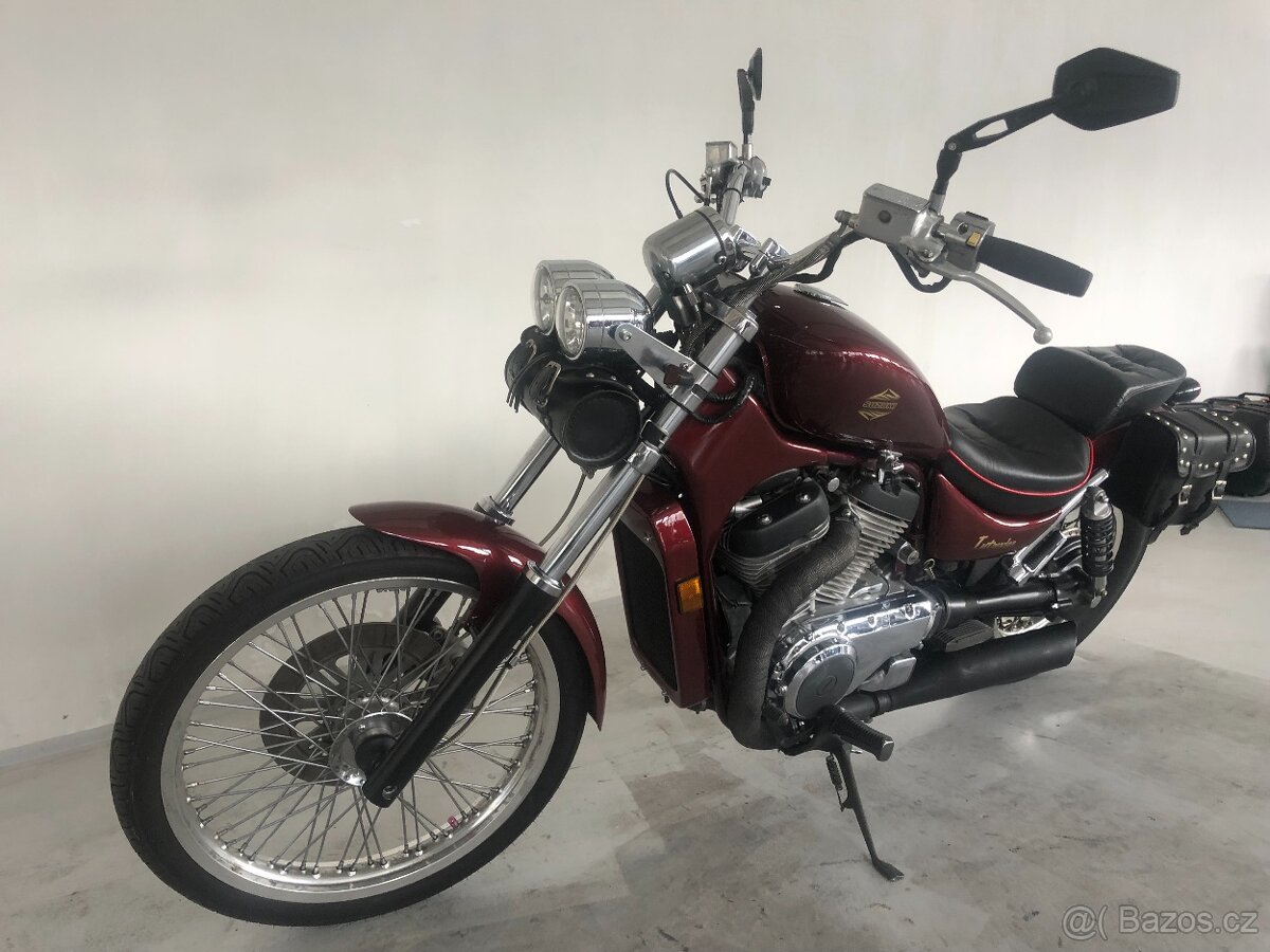 Suzuki VS 750 Intruder - 5