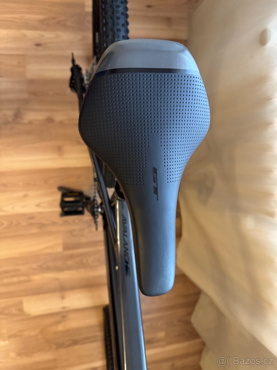 Horské kolo – GT Avalanche 27,5" - 5