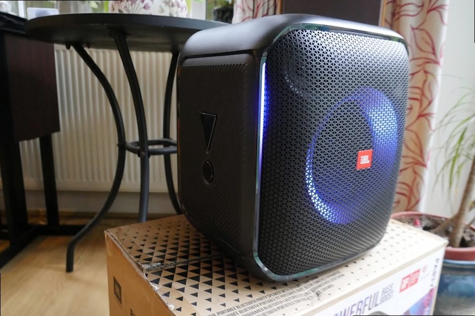 JBL Partybox encore s mikrofonem - 5